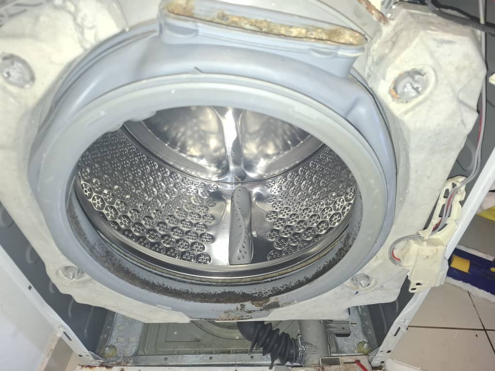 Mouldy Door Boot